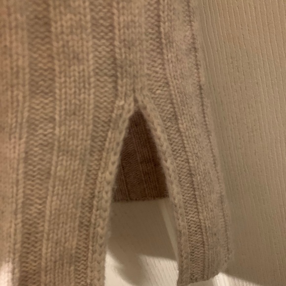 VINCE sleeveless turtleneck sweater - Picture 7 of 11